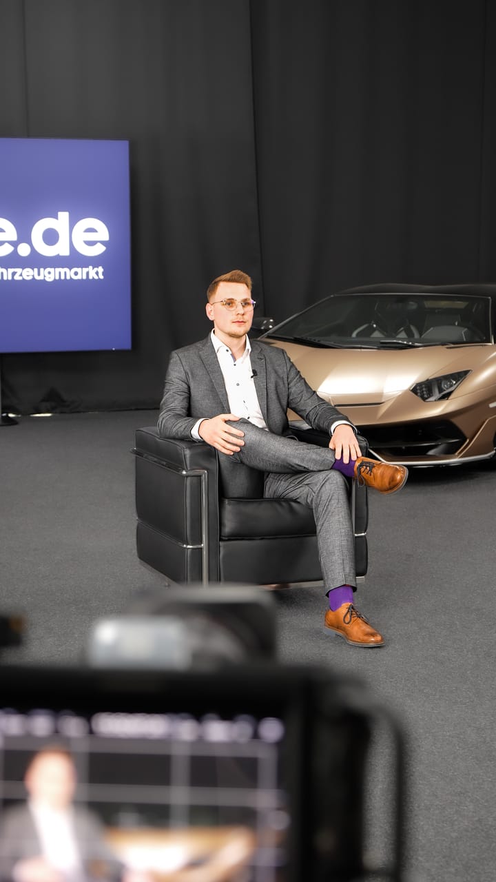 Maik Ritter vor der Kamera im Experten-Setup